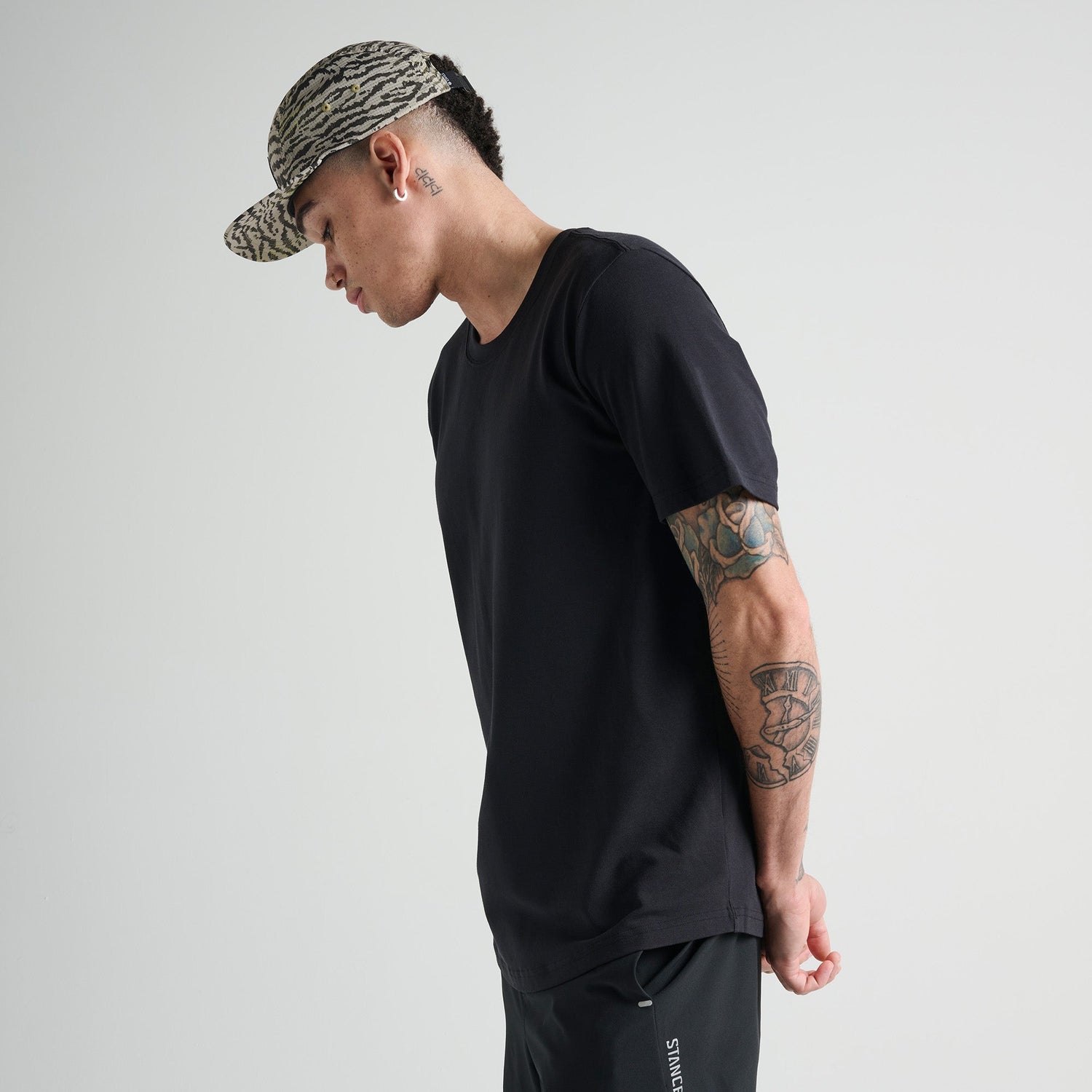 Stance Fragment Performance T-Shirt Schwarz |model