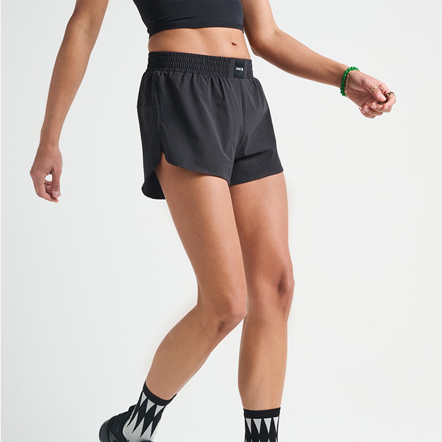 Stance Work It Out Shorts Fur Damen Schwarz |model